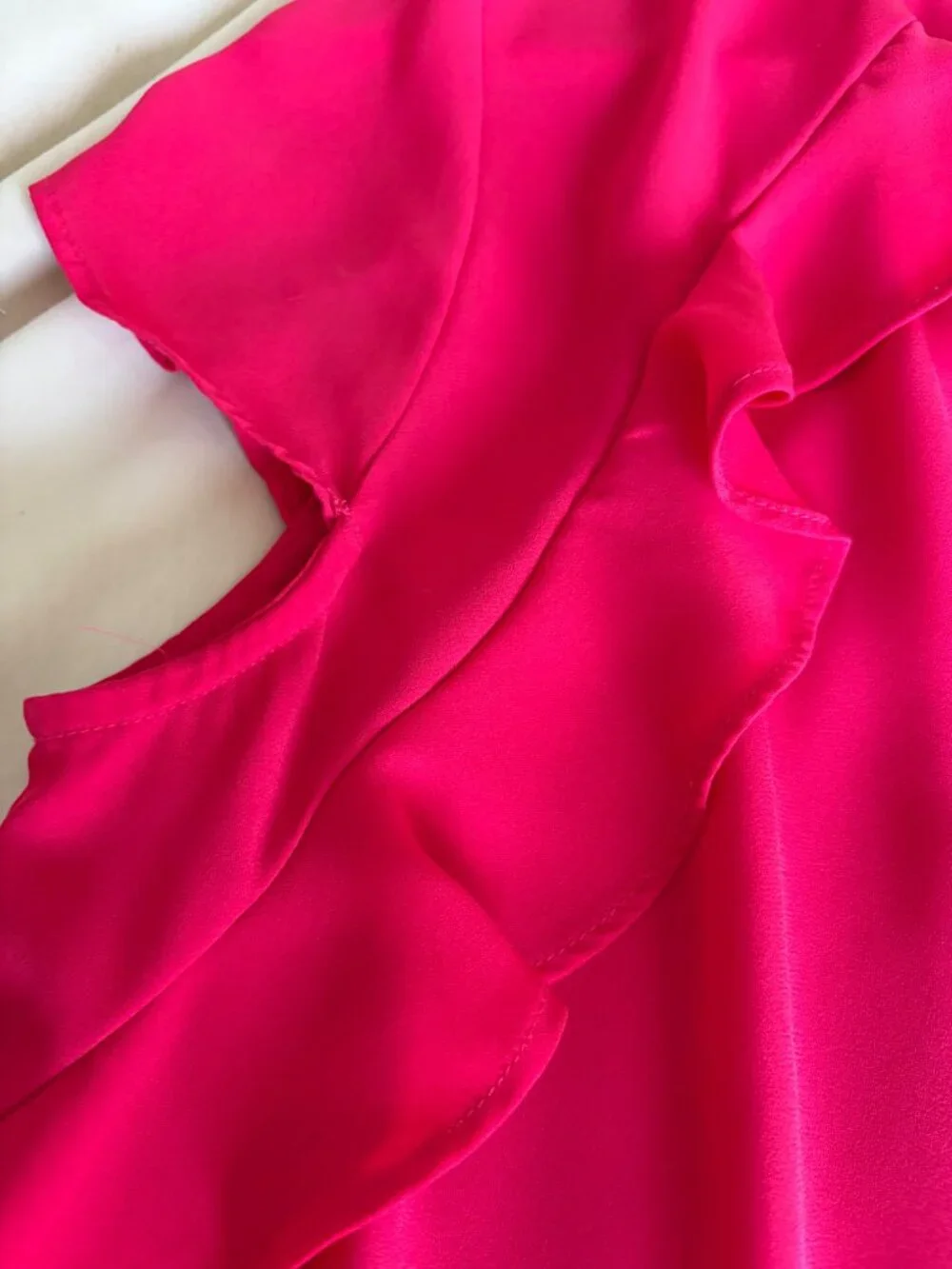 Banana Republic Pink Ruffle V-Neck Peplum Blouse Size Medium - Picture 7 of 11